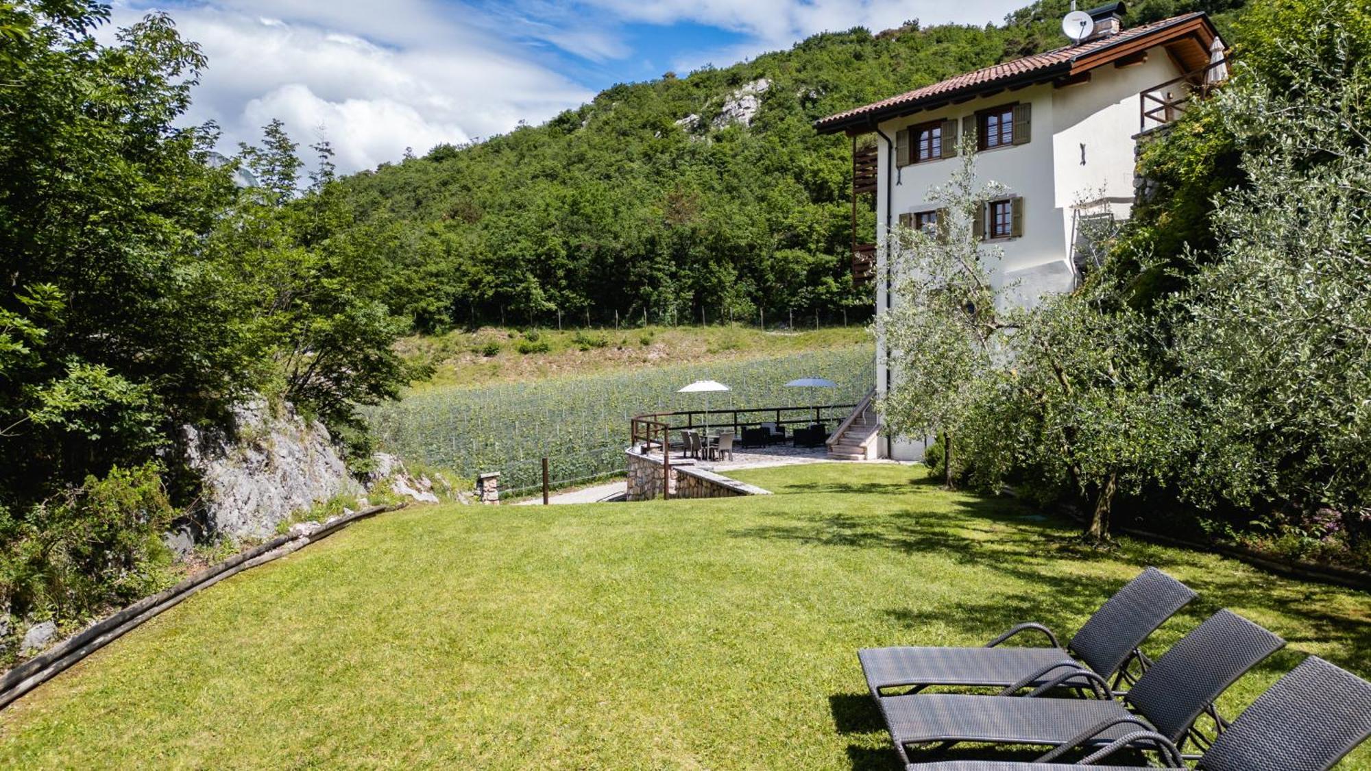 Maso Salim Relax Apartments Drena Exterior photo